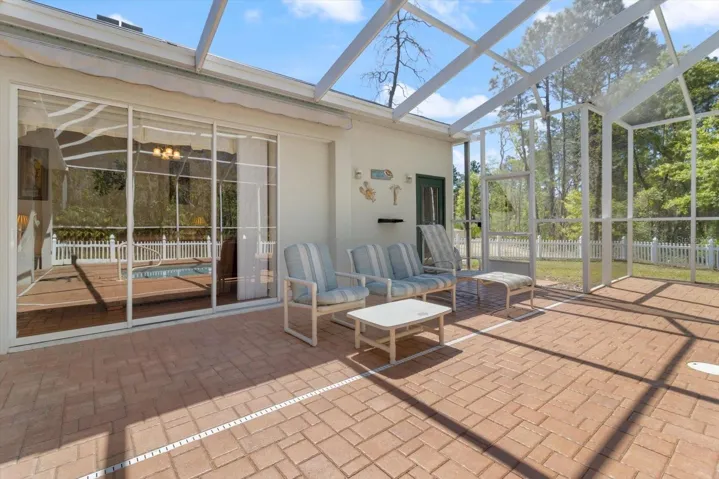 Lanai w/ Pavers