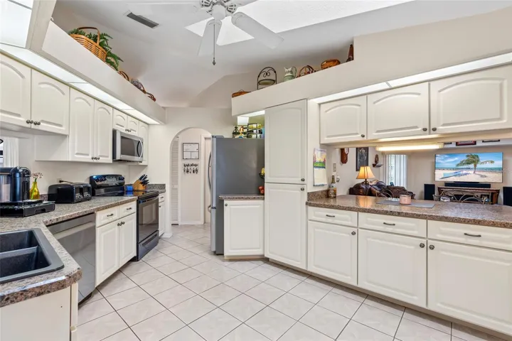 Lots of cabinets