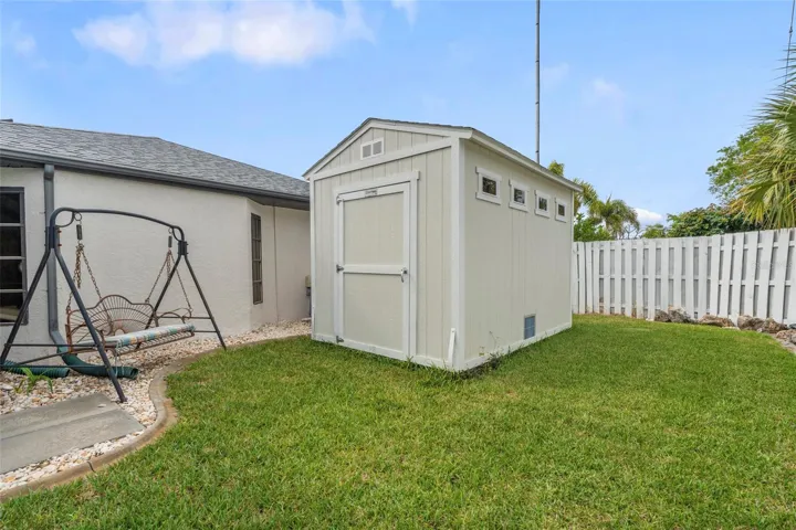 10' x 10' Tuff Shed