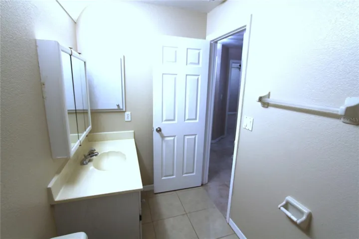 Guest Bathroom - Bathroom 2