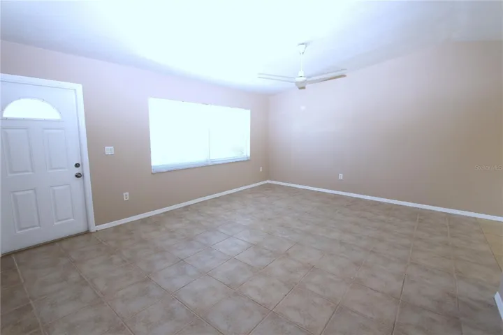 Livingroom - view 3