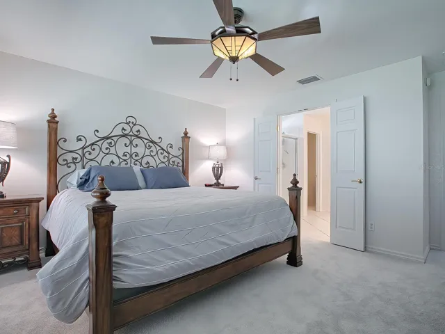 Mastr Bedroom