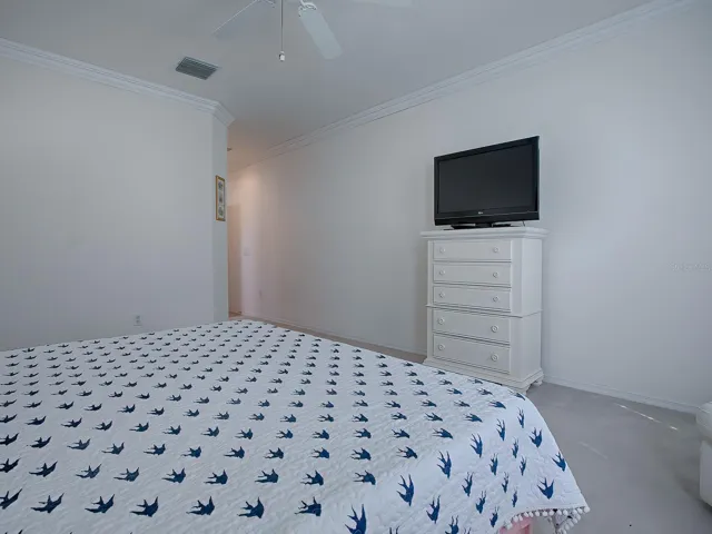 Mastr Bedroom