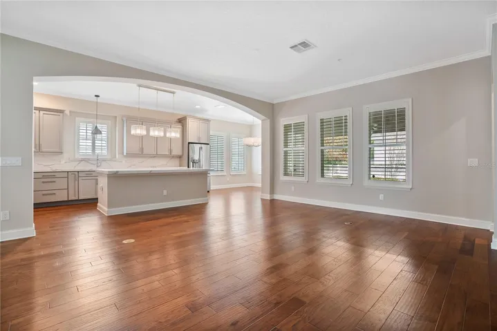 KITCHEN/FAMILY AREA