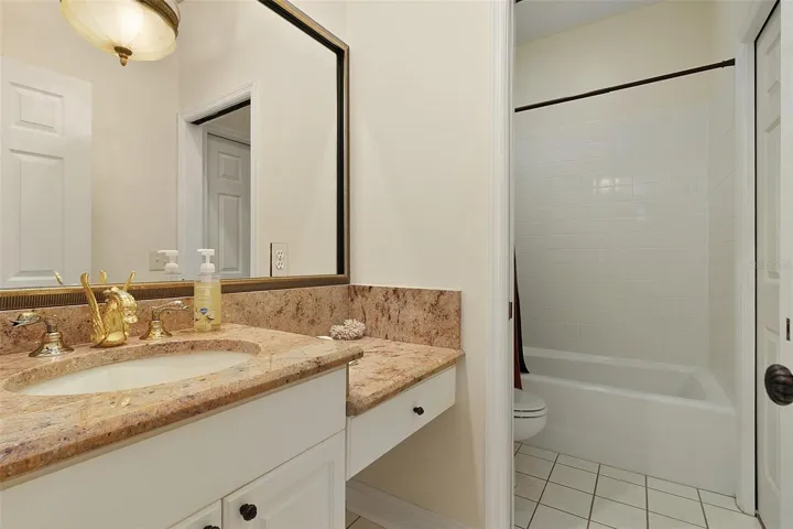 Office/Guest Full Bath