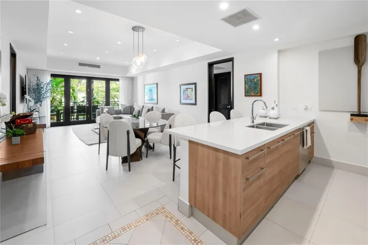 Kitchen & living area