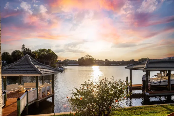 A Sun Set "Sensational" Home!