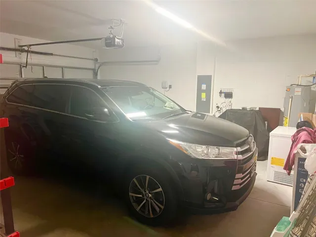 2 CARS  GARAGE