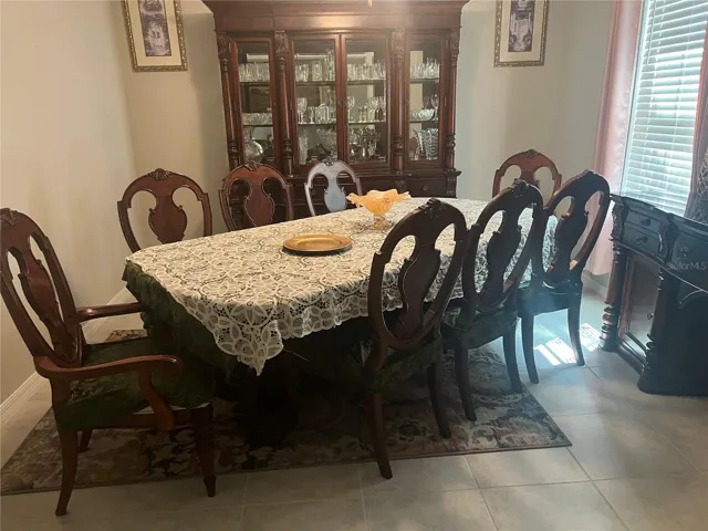 DINING ROOM FOR DECORATION