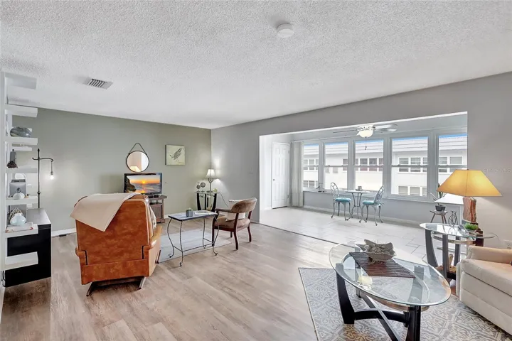 Open living room with plenty of space for all of your furnishings