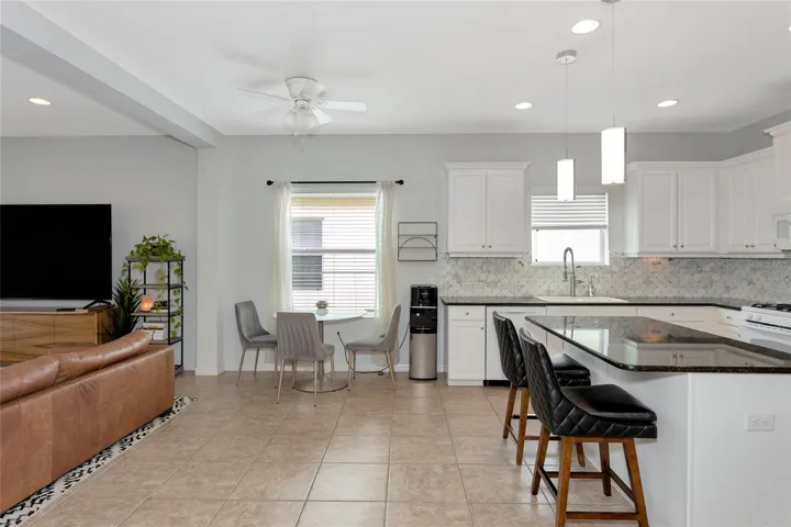 kitchen/dining