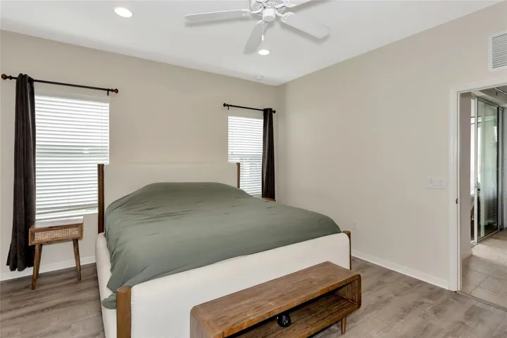 Primary bedoom