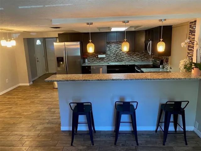 Kitchen bar