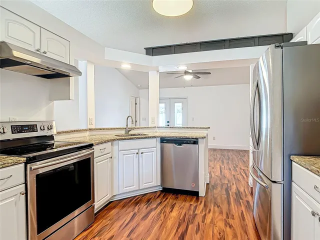 Kitchen - Family Room