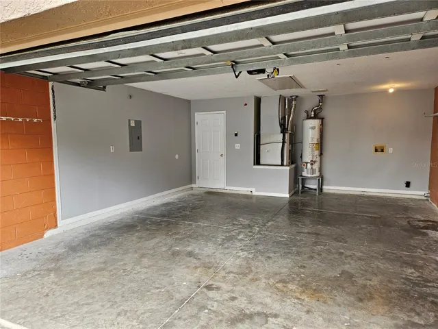 Garage 2