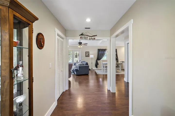 Foyer - 05X10
