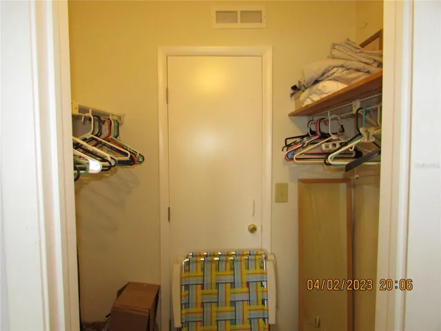 walk in closet