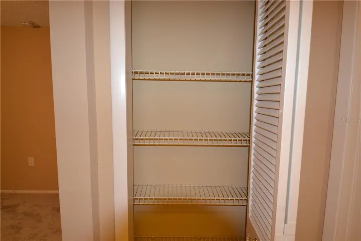 More linnen space in bedroom