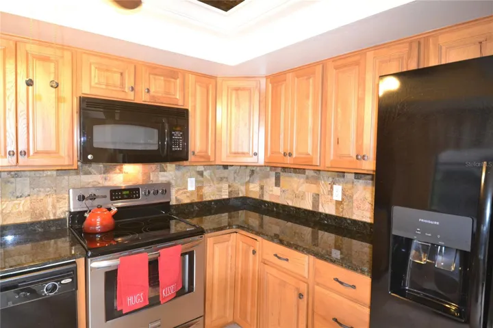 Kitchen lots of Storage