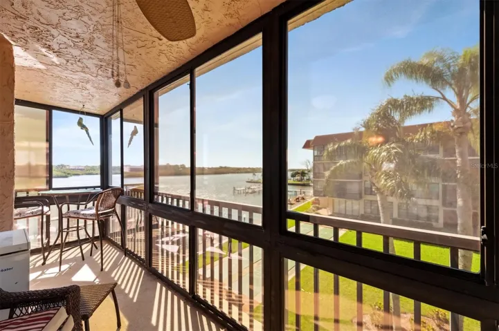 CORNER END UNIT WITH WRAP AROUND LANAI!