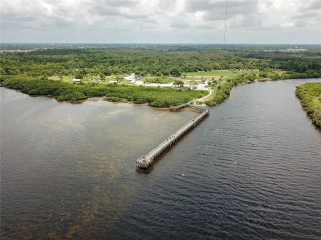 Fishing pier