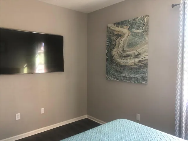 Guest bedroom.