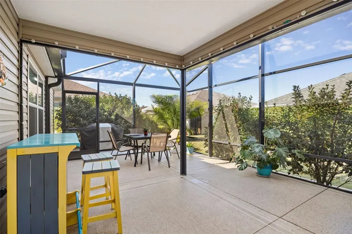 EXTENDED SCREENED LANAI