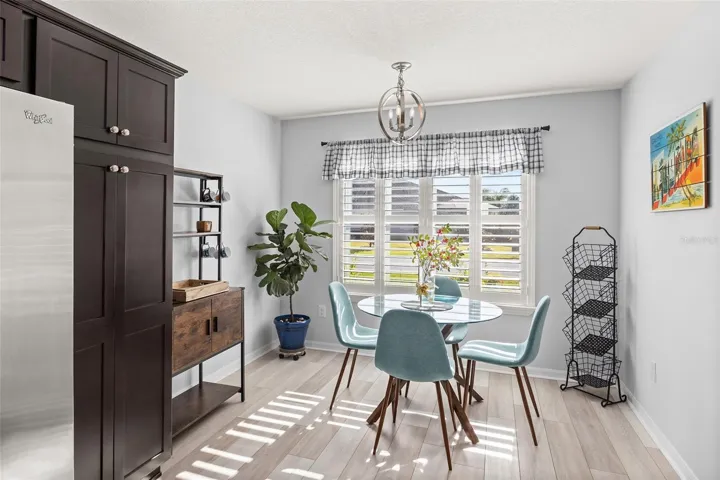 KITCHEN DINING NOOK WITH PLANTATION SHUTTERS