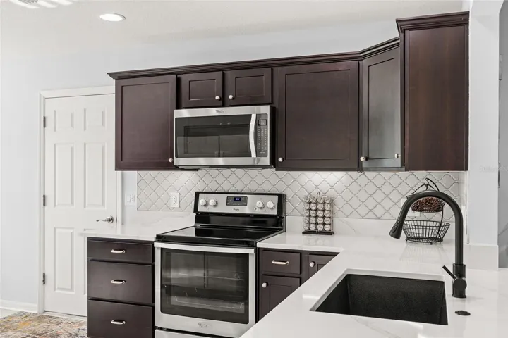 TILE BACKSPLASH