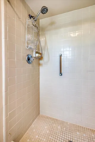 Step in shower~