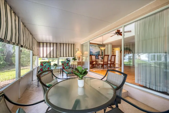 Extra living & entertaining space~