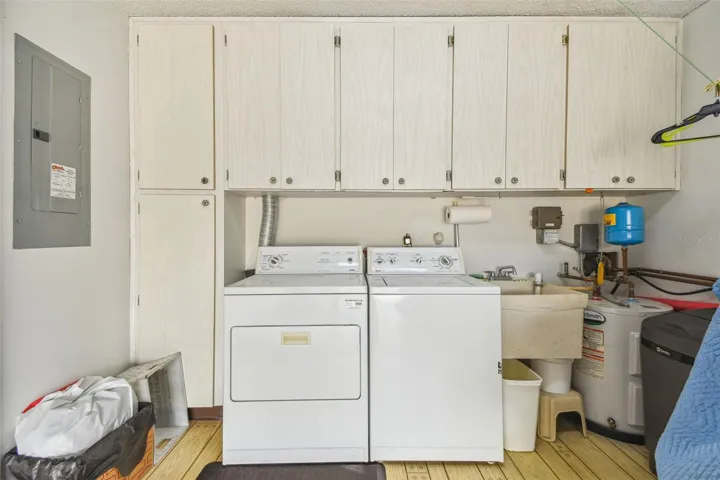 washer/dryer stay