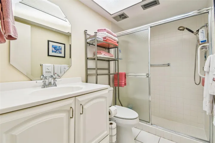 master ensuite bathroom