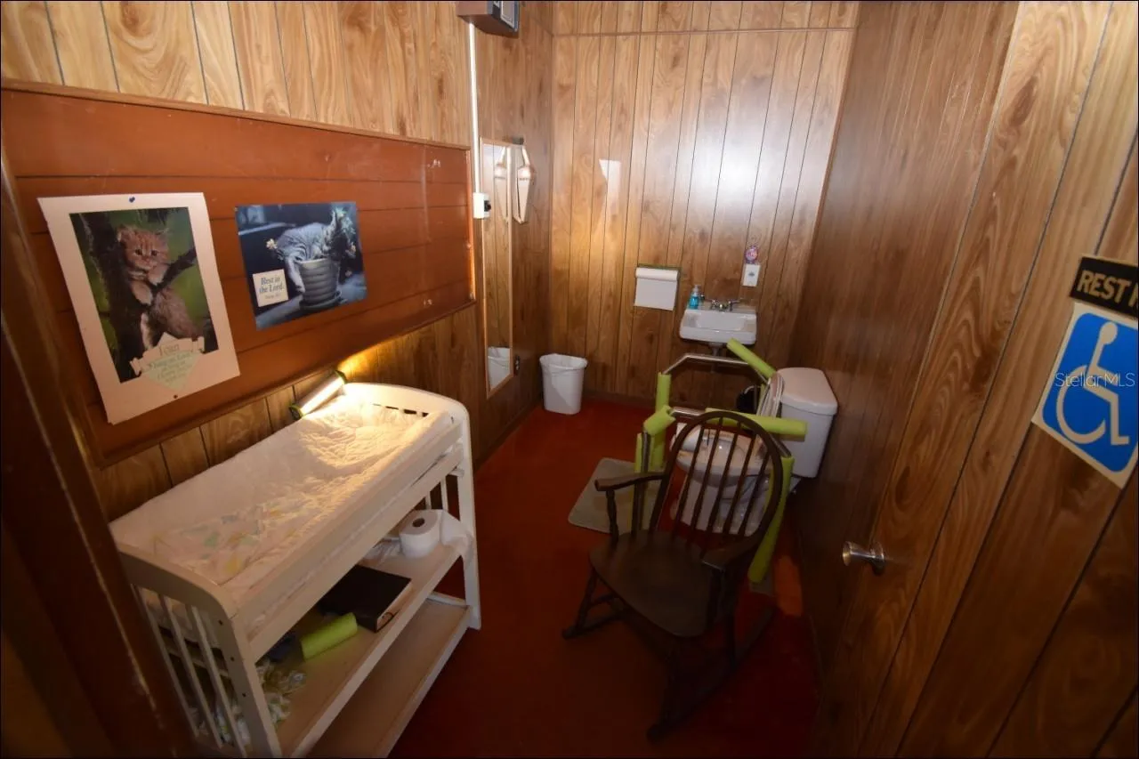 Toilet 1