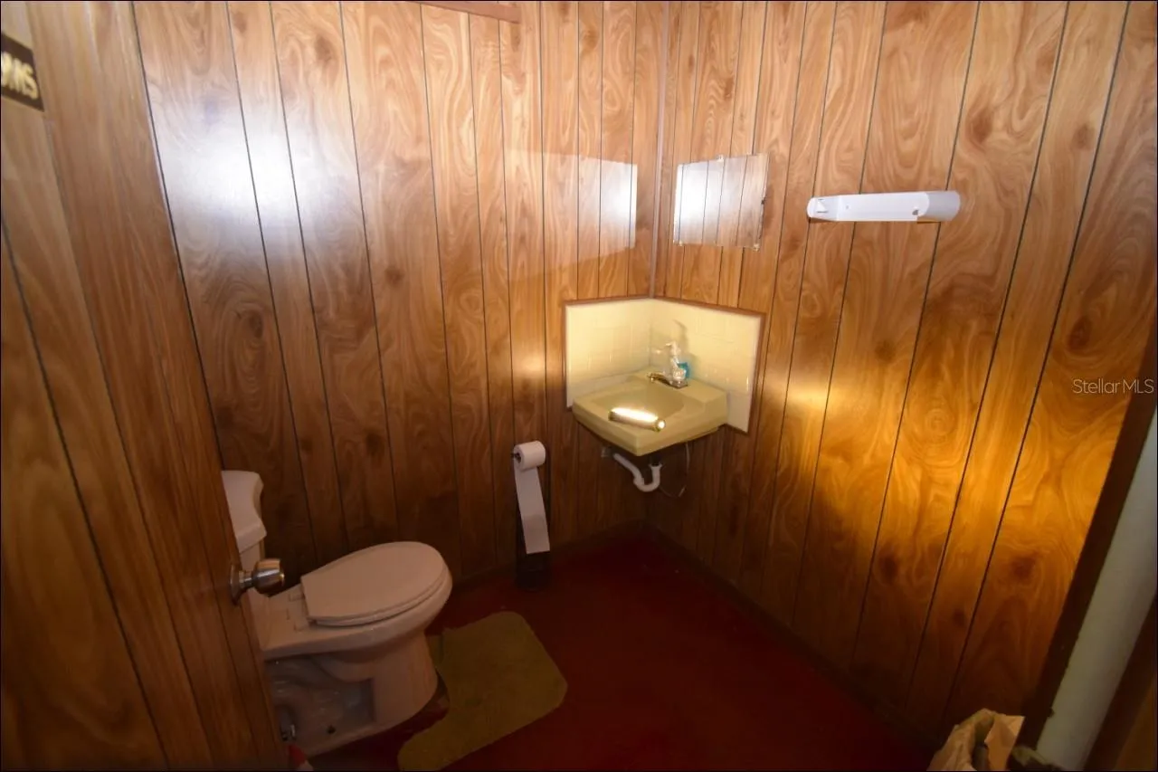 Toilet 2