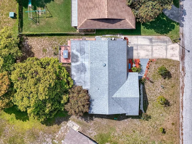 Roof is in great condition.