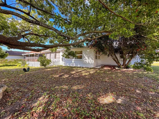 Lots of yard space.