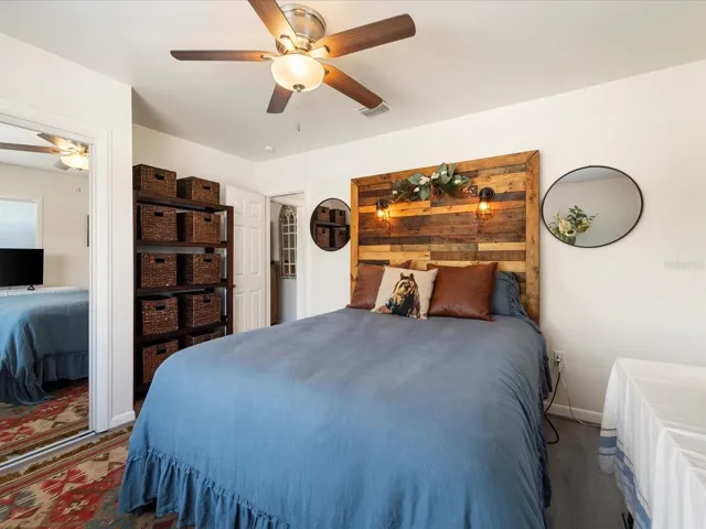 Guest bedroom #1