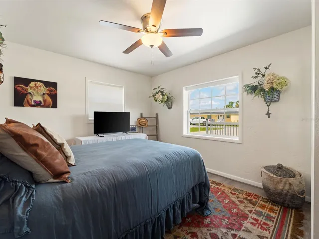 Guest bedroom #1