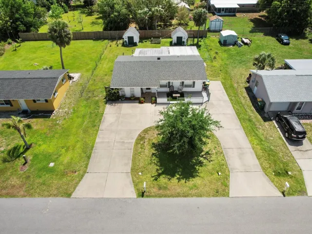 Aerial view of 189 Norfolk