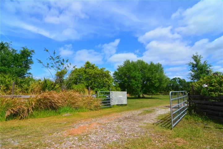 Gate