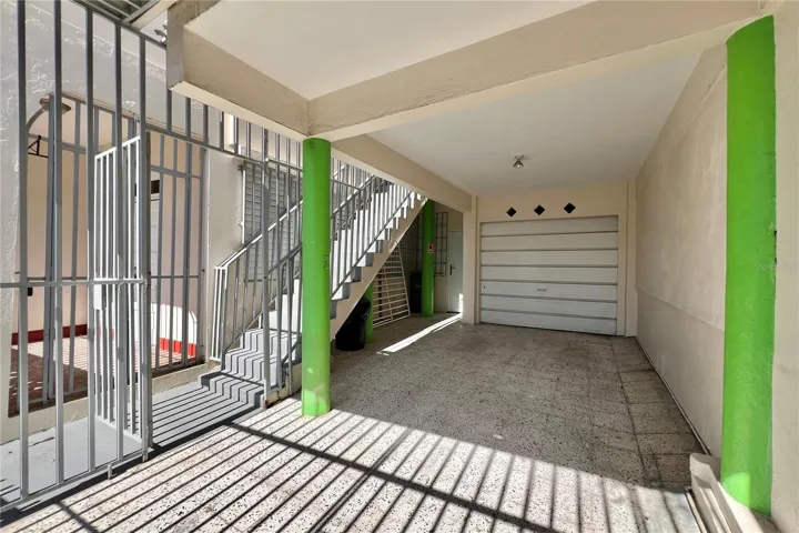 Carport & Garage