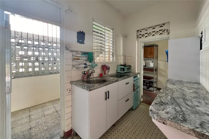 Unit 1 - Kitchen & Terrace