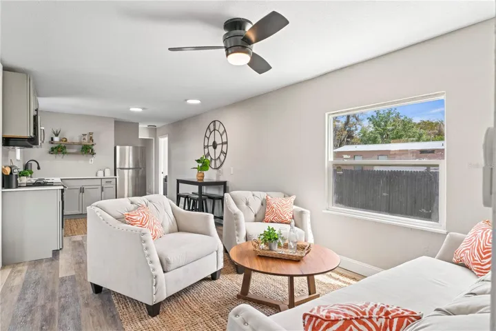 Living Room/Kitchen