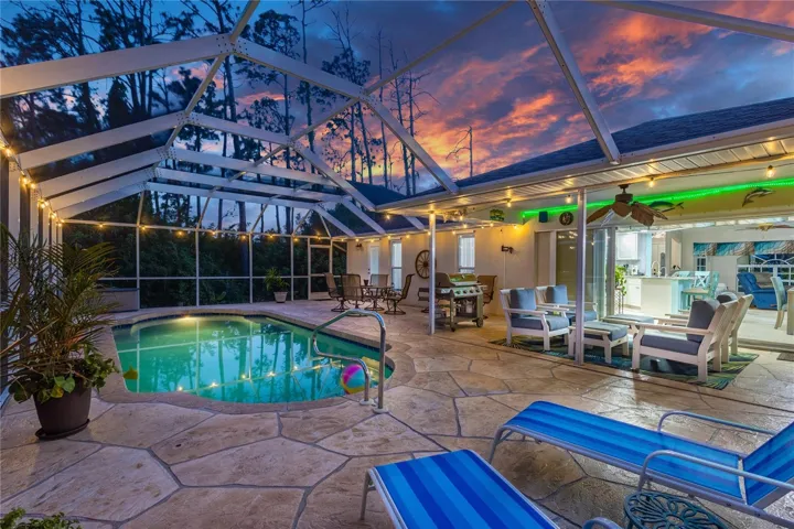 Pool Dusk - Exceptional Entertaining Space