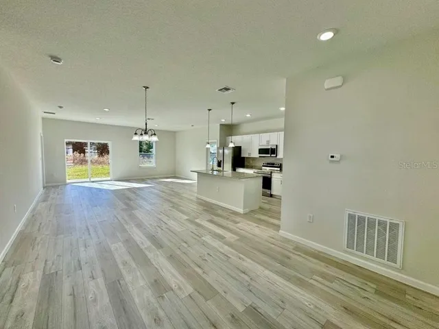 MODEL HOME