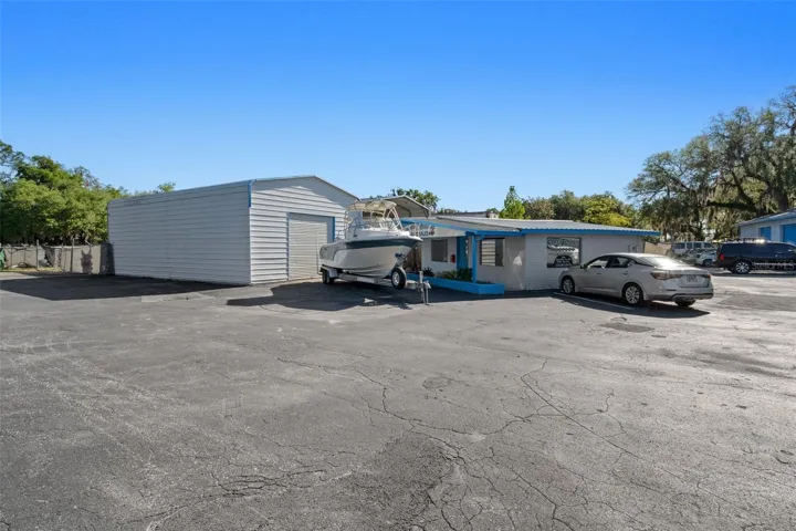 Separate Building/Office Area/Aluminum Garage