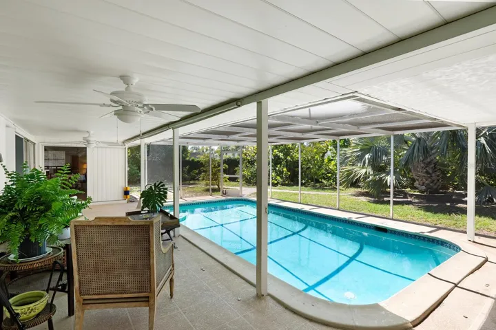 Lanai & Pool