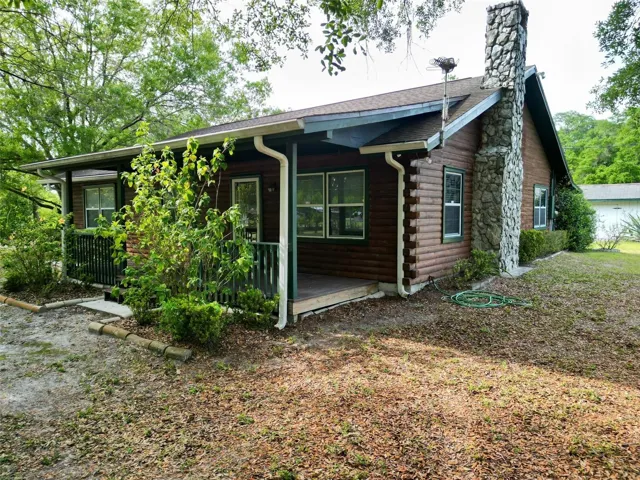 Southeast front exposure Log Home