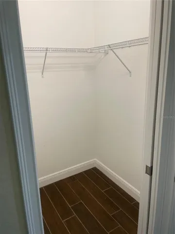 WALK IN CLOSETS